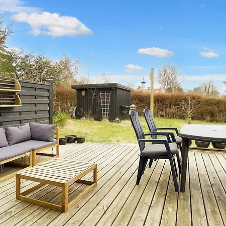 4 Person In Graested-by Traum * Græsted