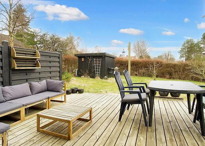 4 Person In Graested-by Traum * Graested