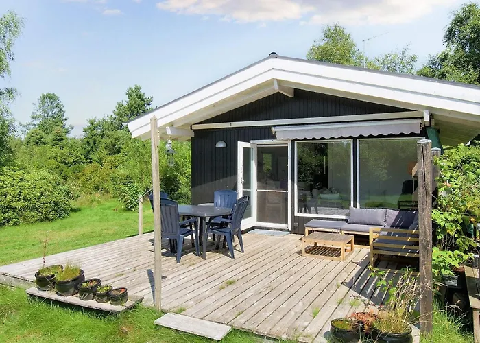 4 Person In Graested-by Traum Græsted