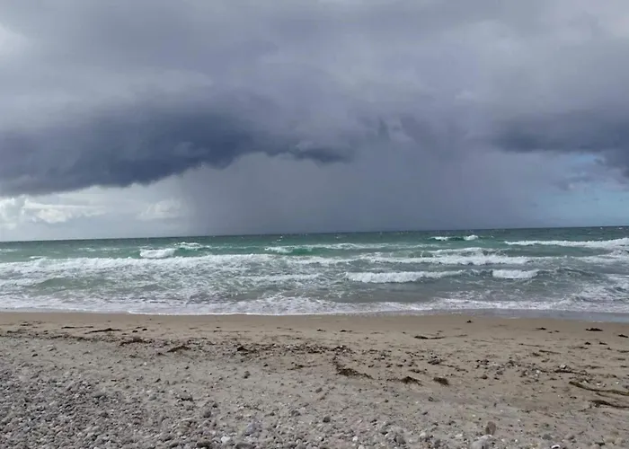 4 Person In Graested-by Traum