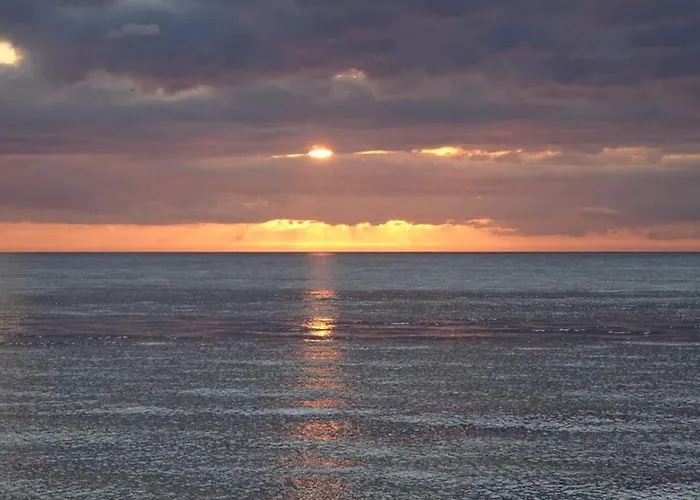 4 Person In Graested-by Traum